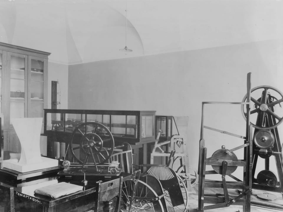 Механизмы П. Л. Чебышева — Велосипед — Фотография из альбомов Б. Н. Меншуткина 1899 года