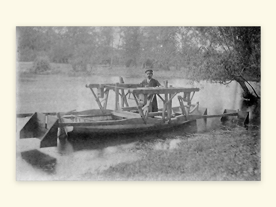 Механизмы П. Л. Чебышева — Гребной механизм — Архивная фотография одной из лодок (CNAM)